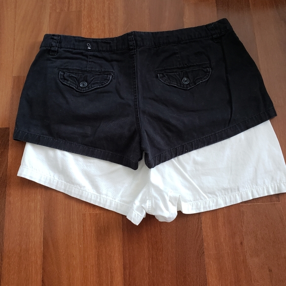 Set of shorts - Picture 3 of 3